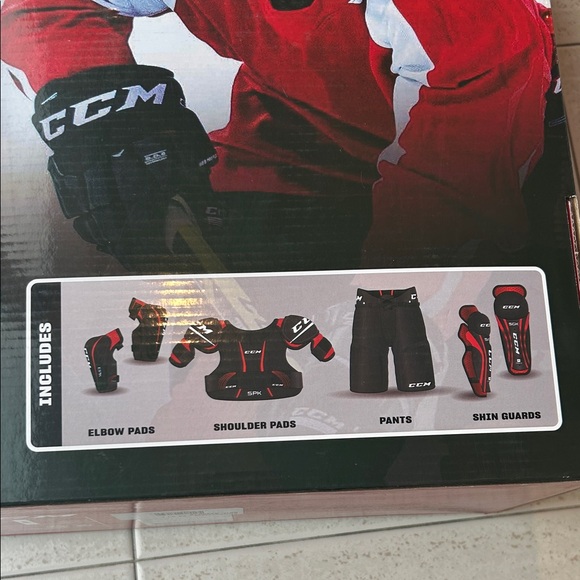 NEW 🆕 CCM Red and Black Full Hockey Gear Protection Set Youth Large - Picture 2 of 3